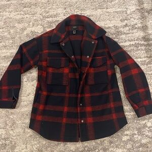 Women’s FOREVER 21 Shacket Jacket; size small.